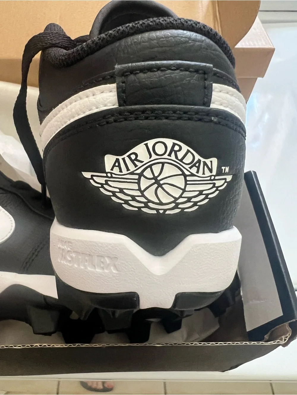 Jordan 1 Low Youth Cleat - Black/White